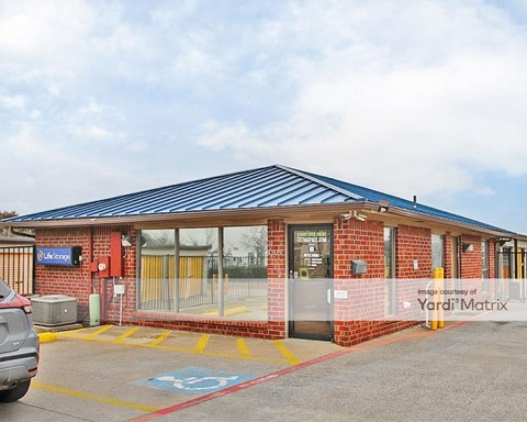 Storage Units for Rent available at 4005 West Plano Pkwy, Plano, TX 75093