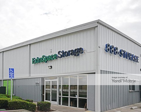 Storage Units for Rent available at 6401 San Leandro Street, Oakland, CA 94621