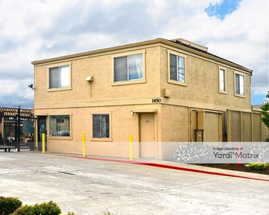 Storage Units for Rent available at 1650 West Winton Avenue, Hayward, CA 94545 Photo Gallery 1