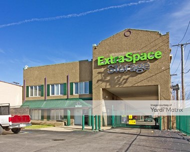 Storage Units for Rent available at 5921 South Western Avenue, Chicago, IL 60636 Photo Gallery 1