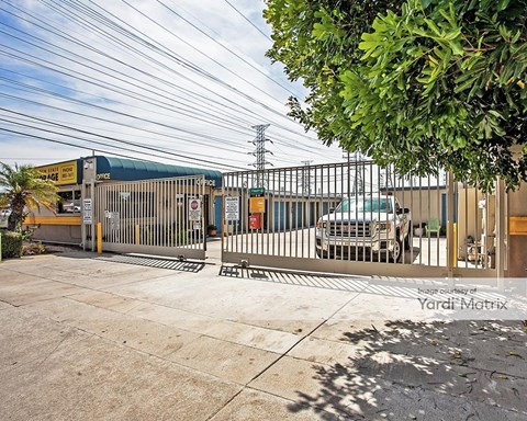 Storage Units for Rent available at 18832 Rayen Street, Northridge, CA 91324