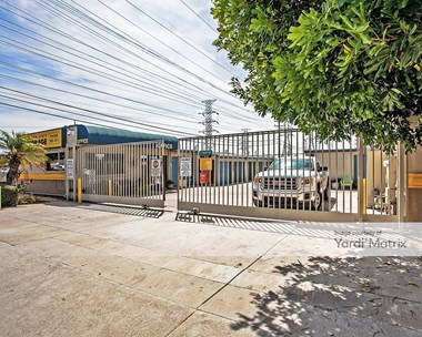 Storage Units for Rent available at 18832 Rayen Street, Northridge, CA 91324 - Photo Gallery 1