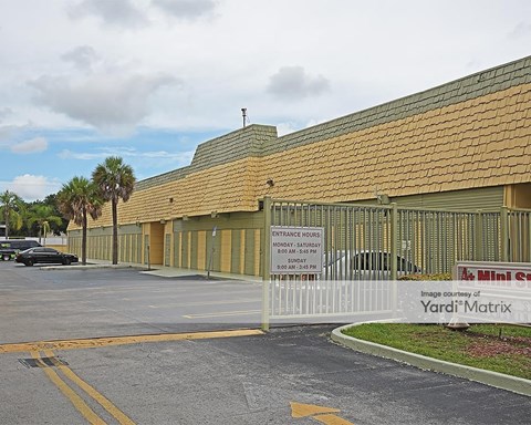 Storage Units for Rent available at 8395 SW 67Th Avenue, Miami, FL 33143