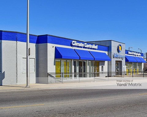 Storage Units for Rent available at 4014 West Grand Avenue, Chicago, IL 60651