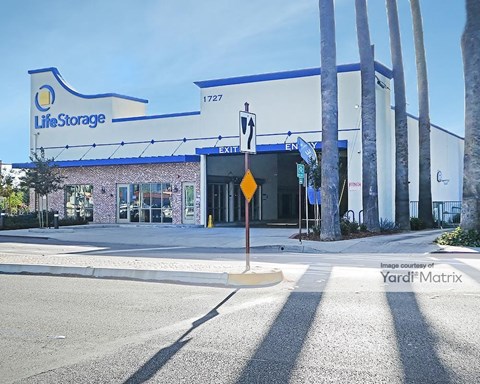 Storage Units for Rent available at 1727 Buena Vista Street, Duarte, CA 91010