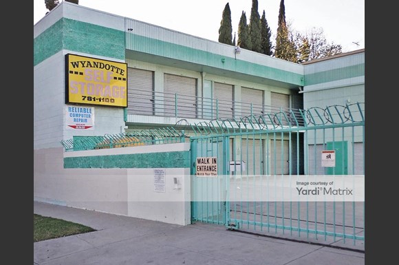 Wyandotte Self Storage 15319 Wyandotte Street Los Angeles Rentcafe