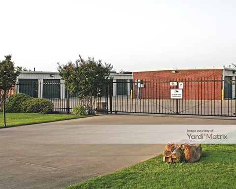 Storage Units for Rent available at 3000 NE Main Street, Ennis, TX 75119