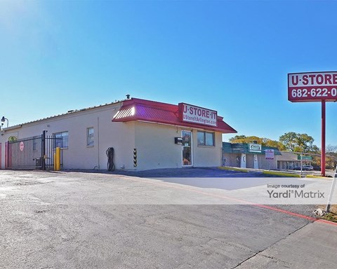 Storage Units for Rent available at 3208 East Park Row Drive, Arlington, TX 76010