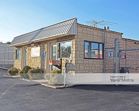 Storage Units for Rent available at 8032 White Settlement Road, White Settlement, TX 76108