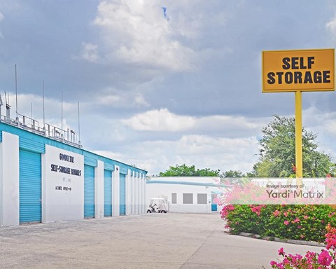 Storage Units for Rent available at 400 Goodlette Frank Road North, Naples, FL 34102