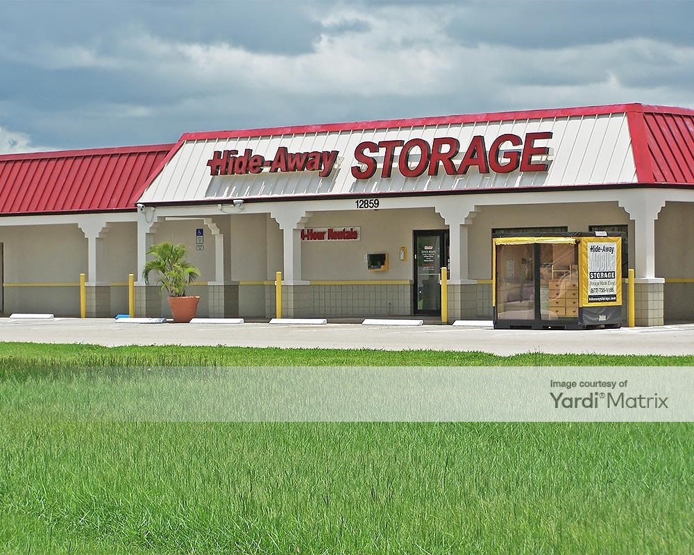Storage Units for Rent available at 12859 Mcgregor Blvd, Fort Myers, FL 33919 - Photo Gallery 1