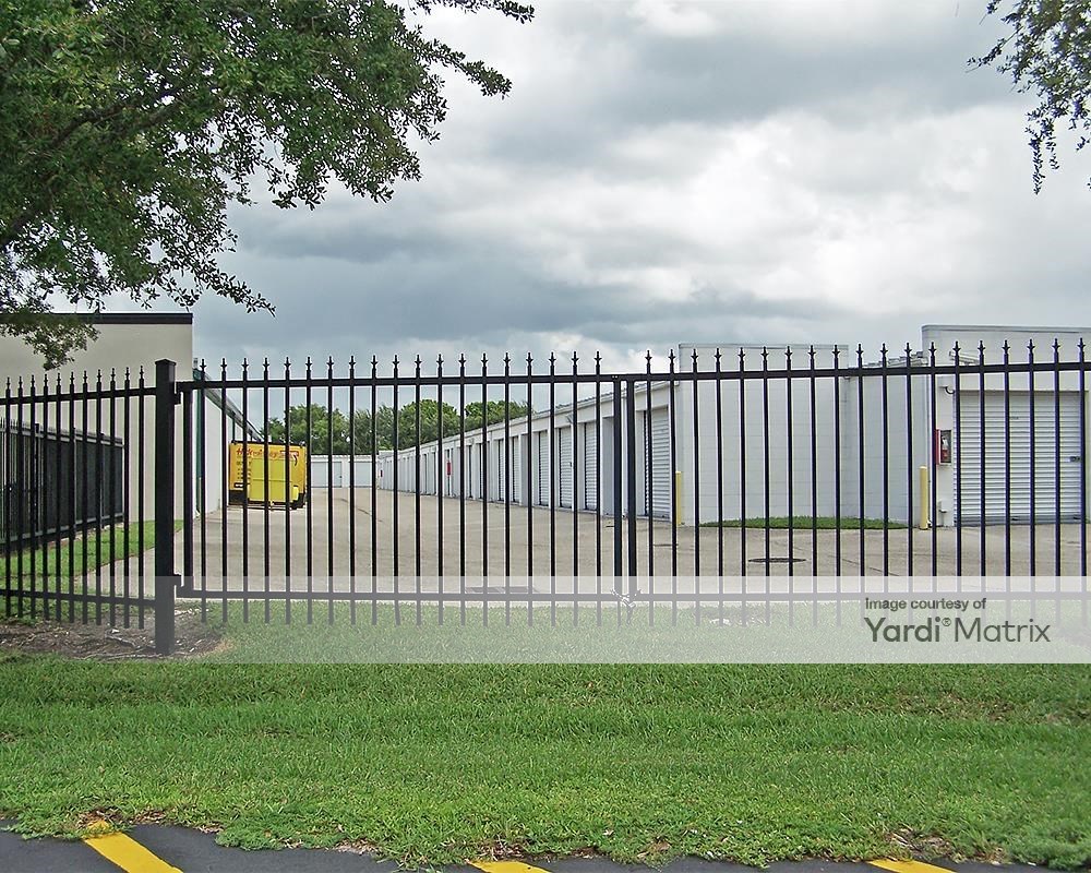 Storage Units for Rent available at 12859 Mcgregor Blvd, Fort Myers, FL 33919 - Photo Gallery 4