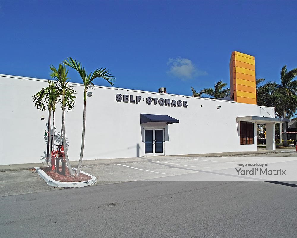 Safeguard Self Storage At 16701 Park Centre Boulevard Miami