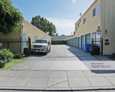 Storage Units for Rent available at 920 Shasta Street, Redwood City, CA 94063