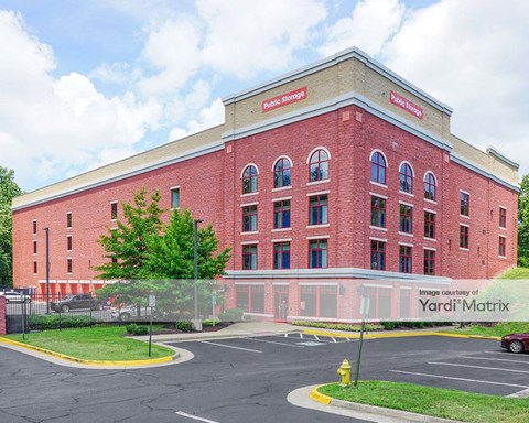Storage Units for Rent available at 14924 Richmond Hwy, Woodbridge, VA 22191