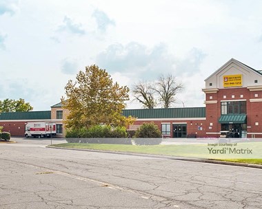 Storage Units for Rent available at 45050 Russell Branch Pkwy, Ashburn, VA 20147