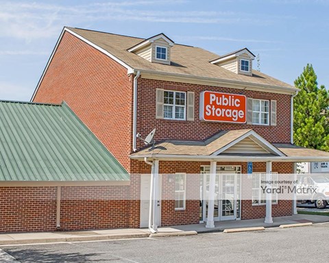 Storage Units for Rent available at 7208 Fordson Road, Alexandria, VA 22306