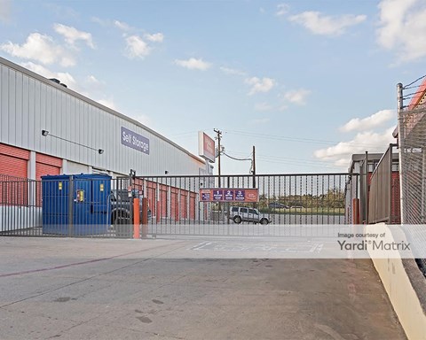 Storage Units for Rent available at 4901 Brentwood Stair Road, Fort Worth, TX 76103