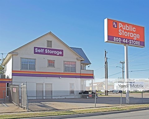 Storage Units for Rent available at 1048 East Seminary Drive, Fort Worth, TX 76115