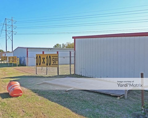 Storage Units for Rent available at 11700 Jacksboro Hwy, Fort Worth, TX 76135