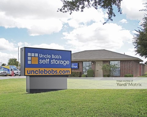 Storage Units for Rent available at 1620 East Lamar Blvd, Arlington, TX 76011
