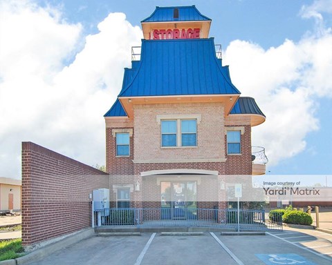 Storage Units for Rent available at 611 East Beltline Road, Cedar Hill, TX 75104