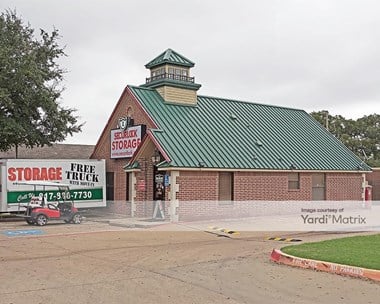 Storage Units for Rent available at 904 Grapevine Hwy, Hurst, TX 76054 Photo Gallery 1