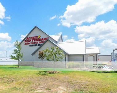 Storage Units for Rent available at 1630 North Highway 67, Midlothian, TX 76065 Photo Gallery 1