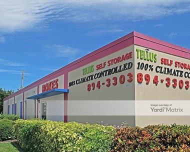 Storage Units for Rent available at 898 30Th Avenue North, St Petersburg, FL 33704 Photo Gallery 1