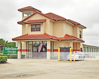 Storage Units for Rent available at 11971 Lake Underhill Road, Orlando, FL 32825 Photo Gallery 1