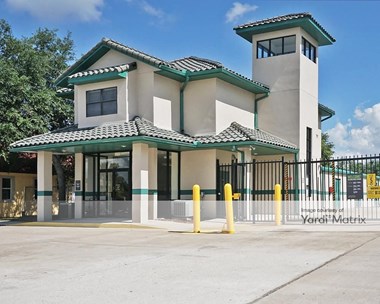 Storage Units for Rent available at 5603 Metrowest Blvd, Orlando, FL 32811 Photo Gallery 1