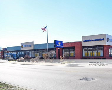 Storage Units for Rent available at 5860 North Pulaski Road, Chicago, IL 60646
