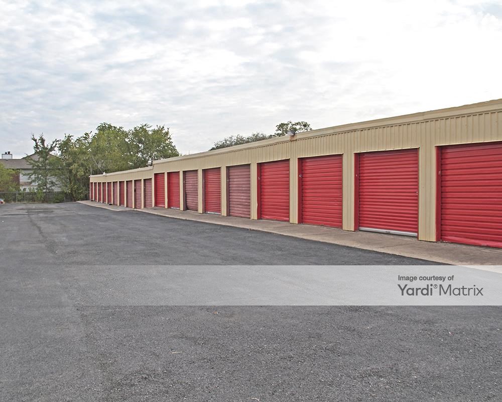 Ez Storage Desoto L P 9420 De Soto Avenue Sparefoot