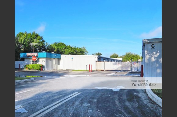 Storage Unit Auction 1129973 Sarasota Fl Storagetreasures Com