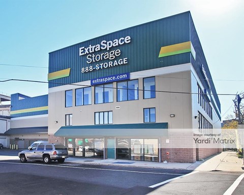 Storage Units for Rent available at 320 Elizabeth Avenue, Newark, NJ 07114