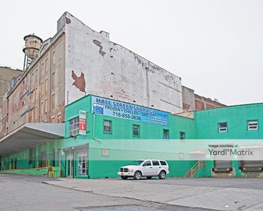 Storage Units for Rent available at 12 Hall Street, Brooklyn, NY 11205 Photo Gallery 1