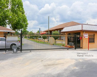 Storage Units for Rent available at 6135 South Orange Blossom Trail, Orlando, FL 32809 - Photo Gallery 1