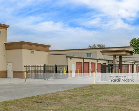 Storage Units for Rent available at 4020 Curry Ford Road, Orlando, FL 32806