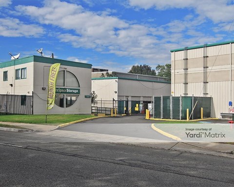 Storage Units for Rent available at 37 Oakwood Avenue, Orange, NJ 07050