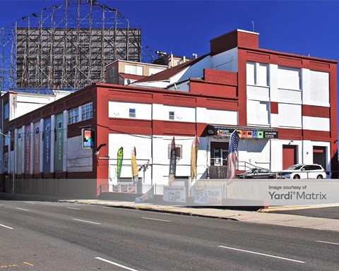 Storage Units for Rent available at 414 Raymond Blvd, Newark, NJ 07105