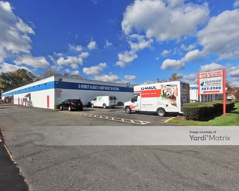 Storage Units for Rent available at 140 Woodbine Street, Bergenfield, NJ 07621