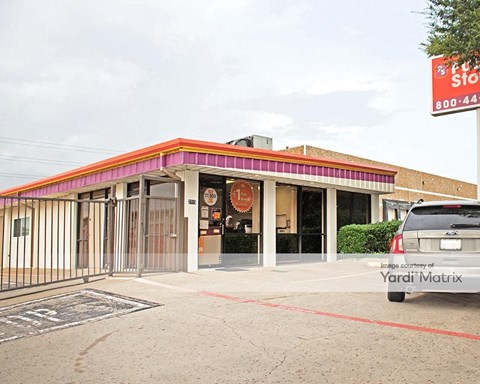 Storage Units for Rent available at 2715 Realty Drive, Carrollton, TX 75006