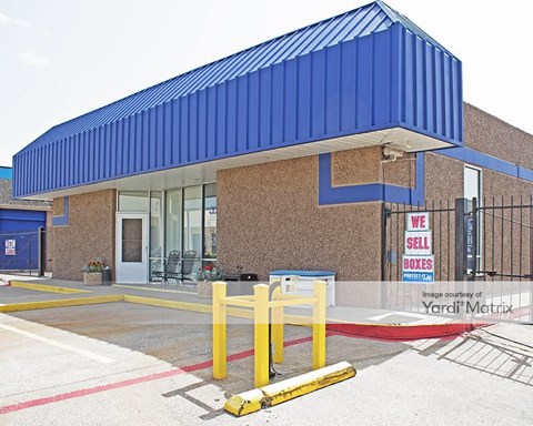 Storage Units for Rent available at 1615 Vantage Drive, Carrollton, TX 75006