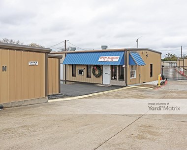 Storage Units for Rent available at 731 West Debbie Lane, Mansfield, TX 76063 Photo Gallery 1
