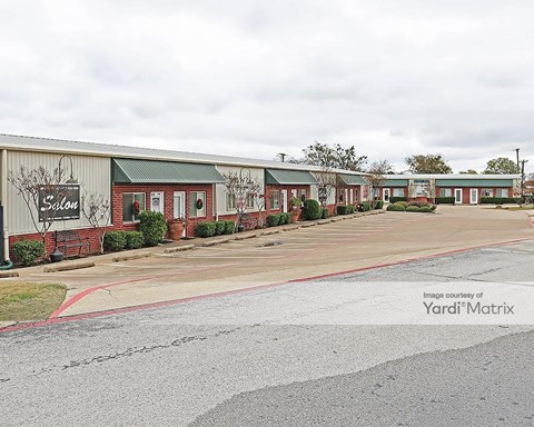 Storage Units for Rent available at 911 East Broad Street, Mansfield, TX 76063