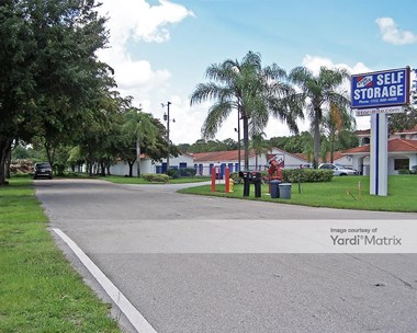 Storage Units for Rent available at 2555 NE Pine Island Road, Cape Coral, FL 33909 Photo Gallery 1