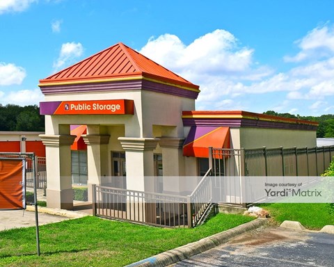 Storage Units for Rent available at 16639 San Pedro Avenue, San Antonio, TX 78232