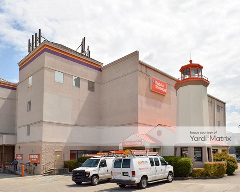 Storage Units for Rent available at 600 West Sunset Road, San Antonio, TX 78216