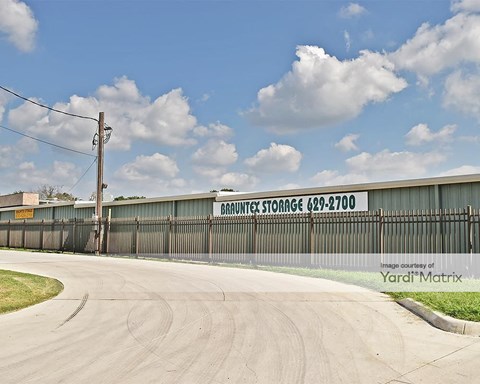 Storage Units for Rent available at 726 North Walnut Avenue, New Braunfels, TX 78130