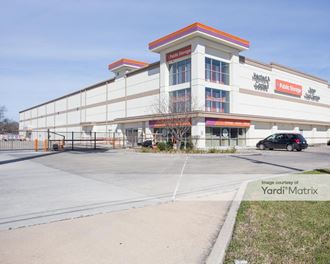 Storage Units for Rent available at 11770 Southwest Fwy, Houston, TX 77031